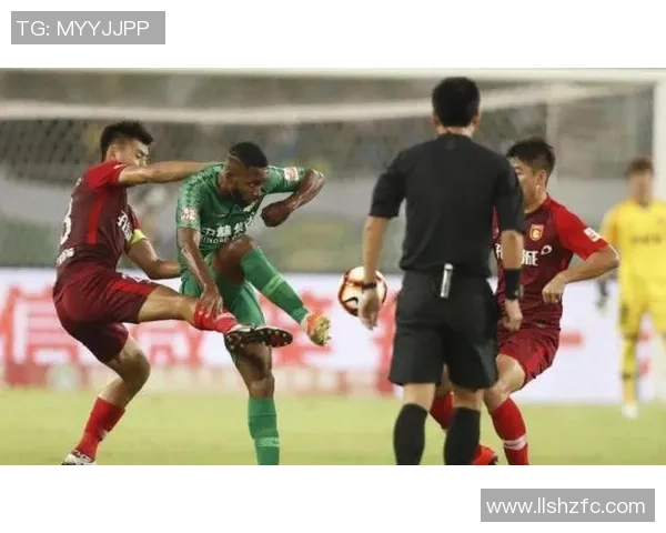 申花与华夏幸福激战正酣比分悬念引发球迷热议